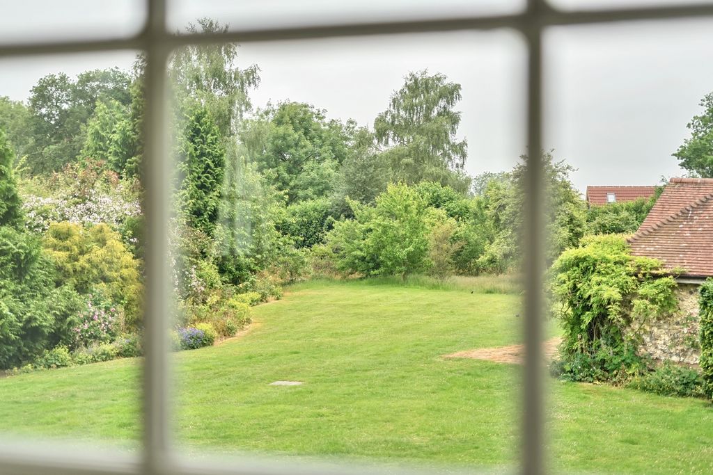 Additional image 29 of 5 bed detached house to rentHighmoor Cross, Henley-On-Thames RG9