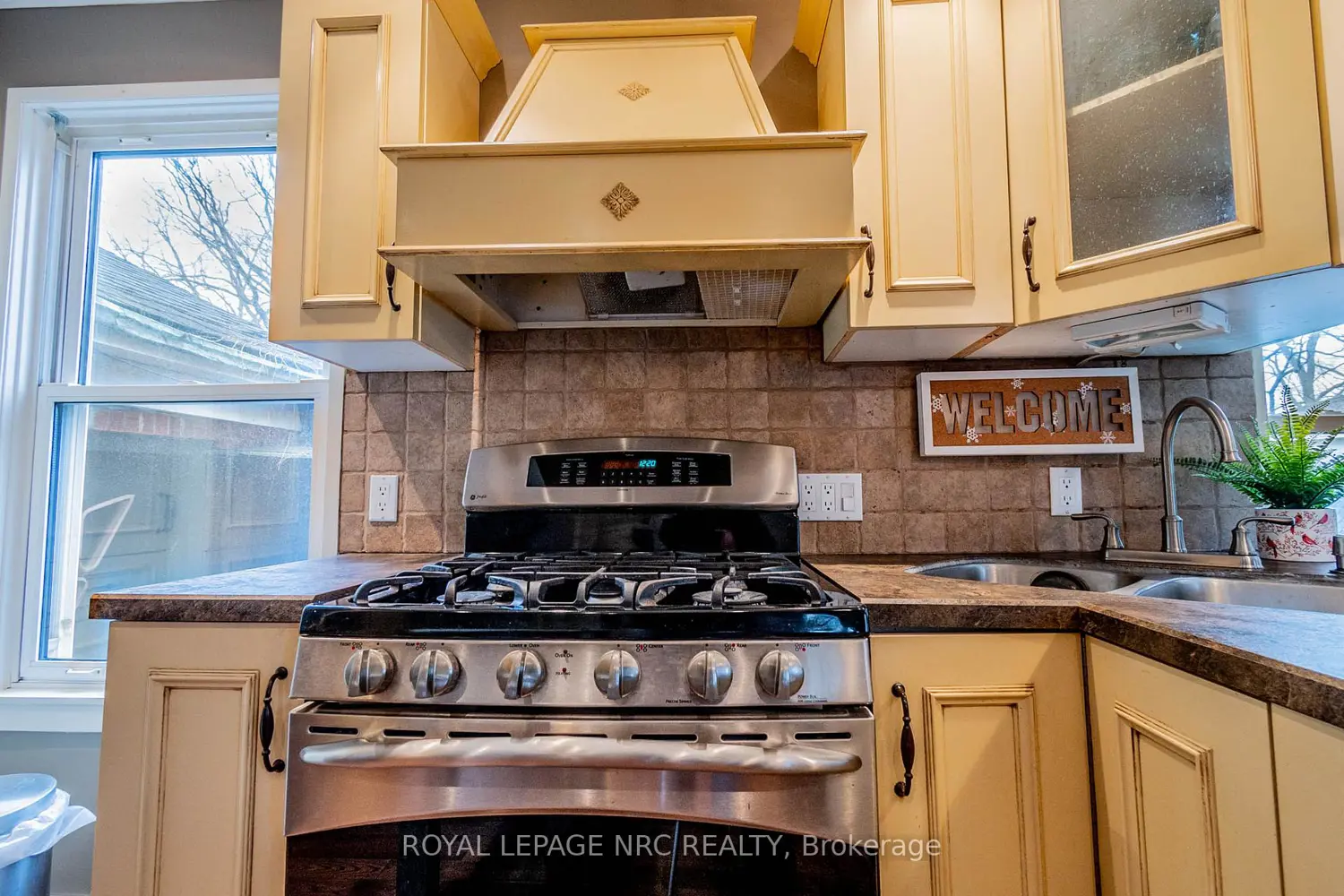 Additional image 8 of 6107 Barker Street