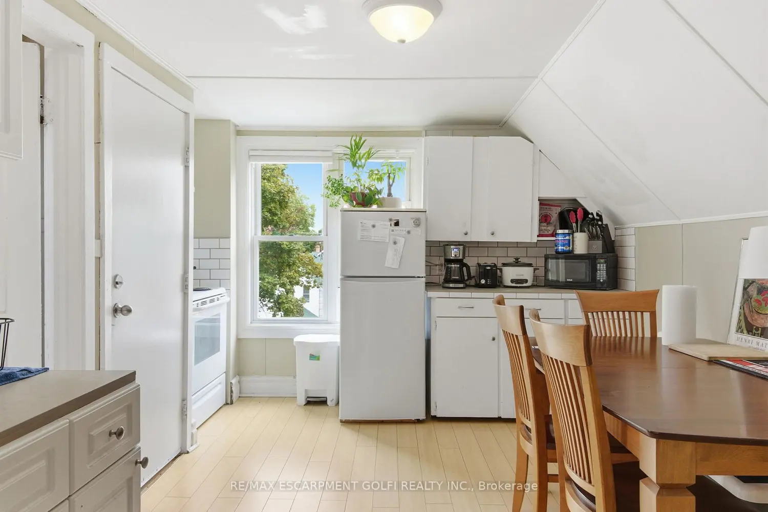 Additional image 8 of 180 Ontario Street