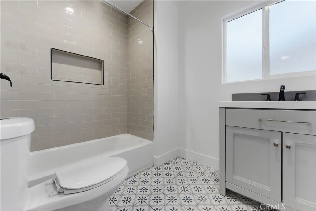 Additional image 22 of 6011 Arlington Ave, Los Angeles, CA 90043