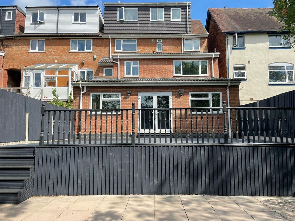 8 bed detached house to rentRookery Road, Selly Oak, Birmingham B29
