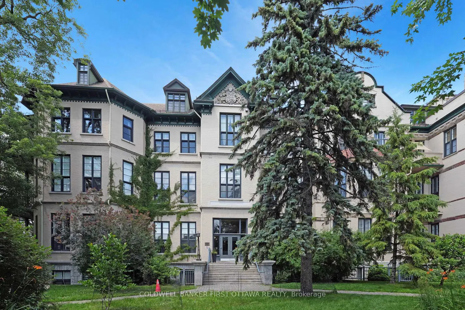 589 Rideau Street 405
