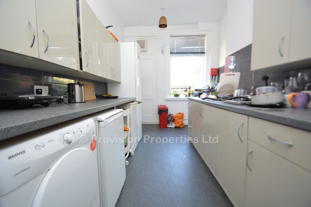 Additional image 10 of 8 bed terraced house to rentAsh Grove, Hyde Park, Leeds LS6