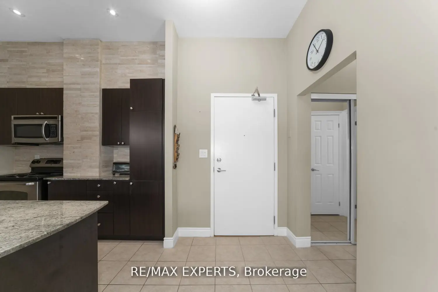 Additional image 3 of 10211 Keele Street 105