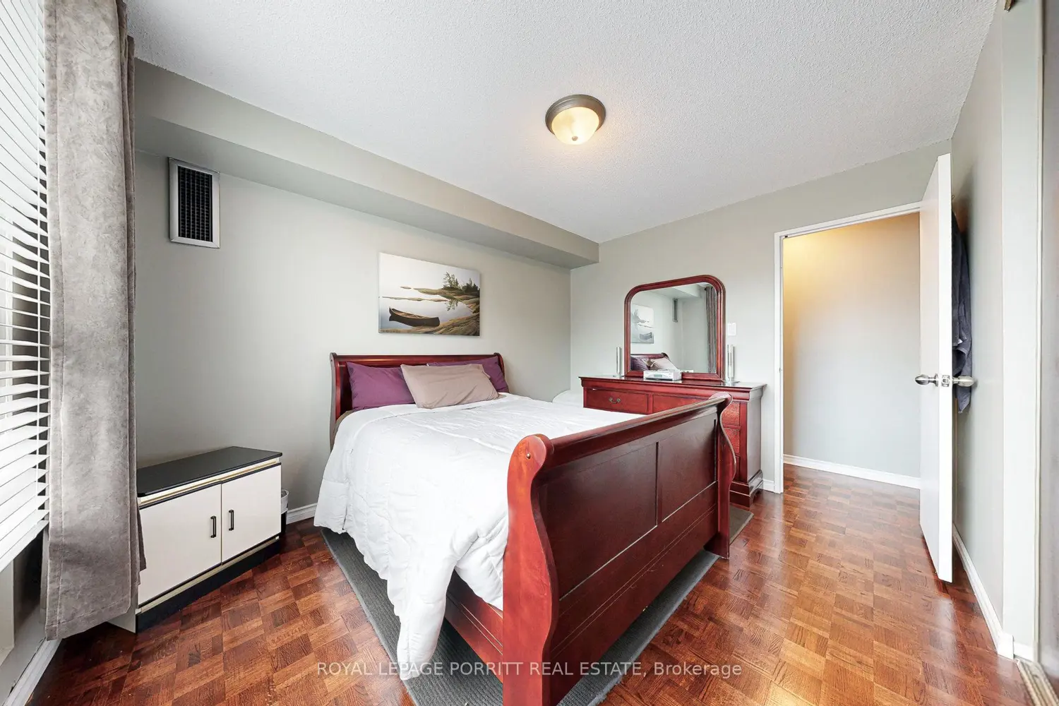 Additional image 8 of 1535 Lakeshore Road 201