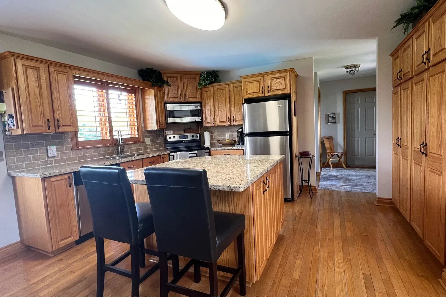 Additional image 16 of 2332 Centre Line