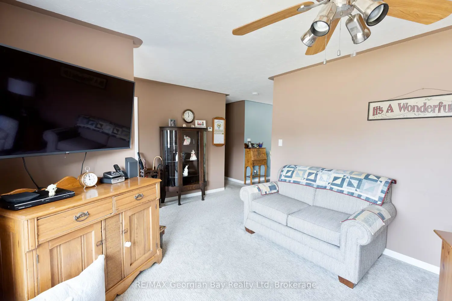 Additional image 3 of 5 Easton Avenue