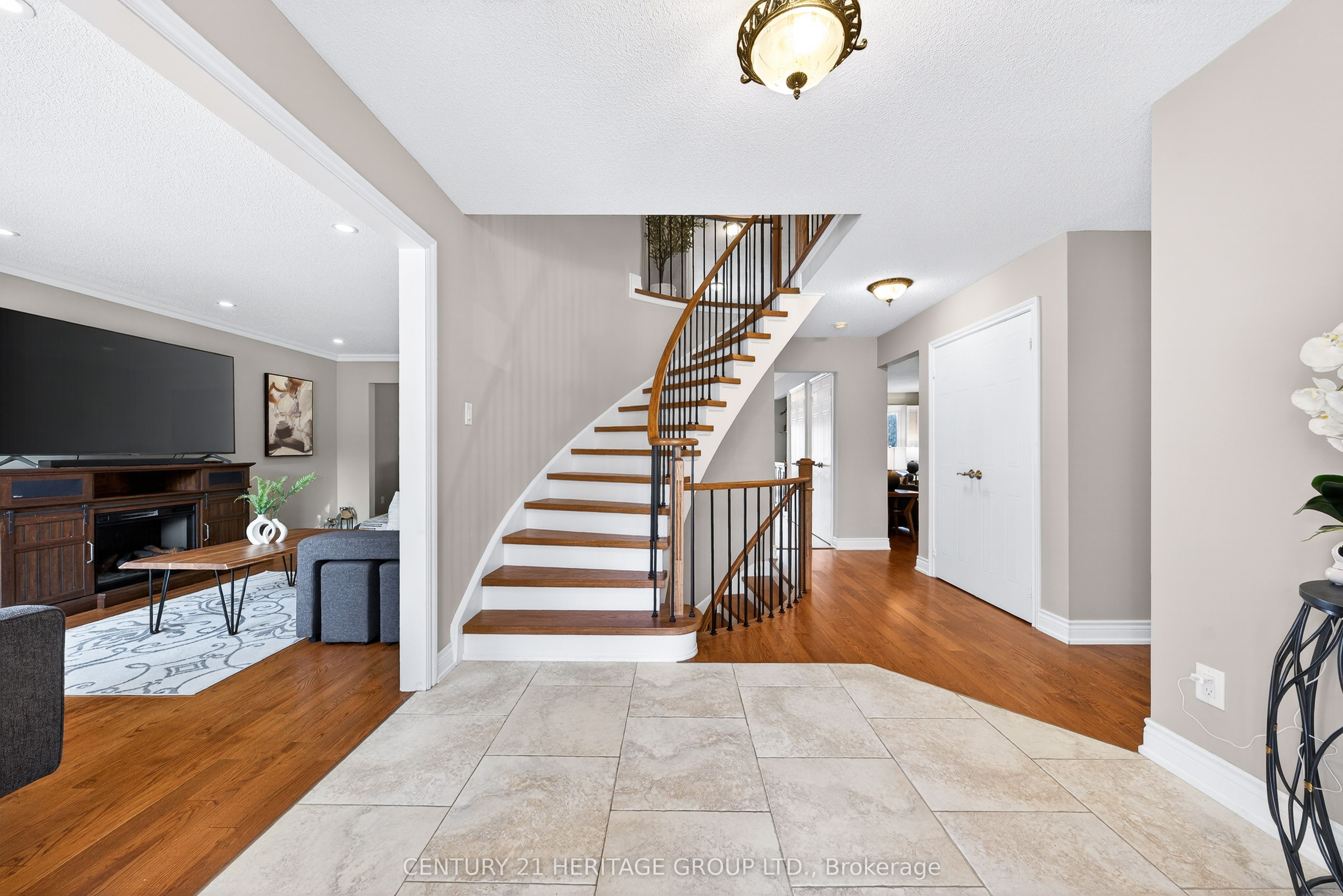 Additional image 3 of 483 Alex Doner Drive, Newmarket, ON, L3X 1C3