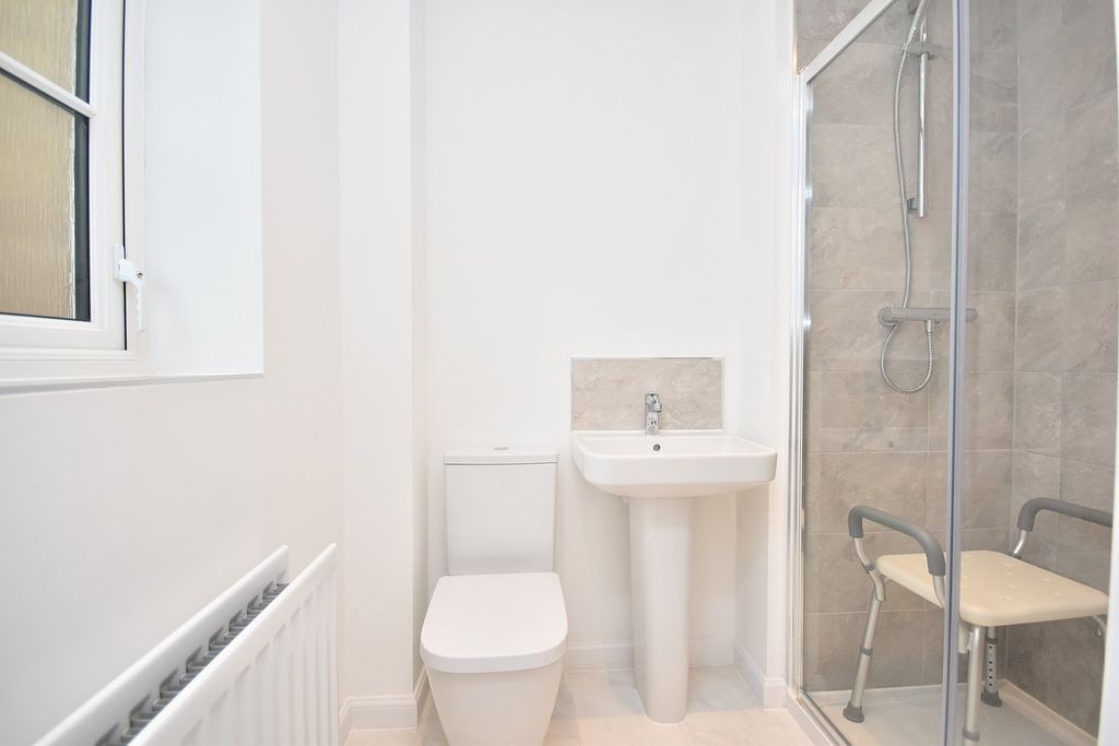 Additional image 13 of 3 bed detached house to rentSandpit Close, Collingtree, Northampton NN4