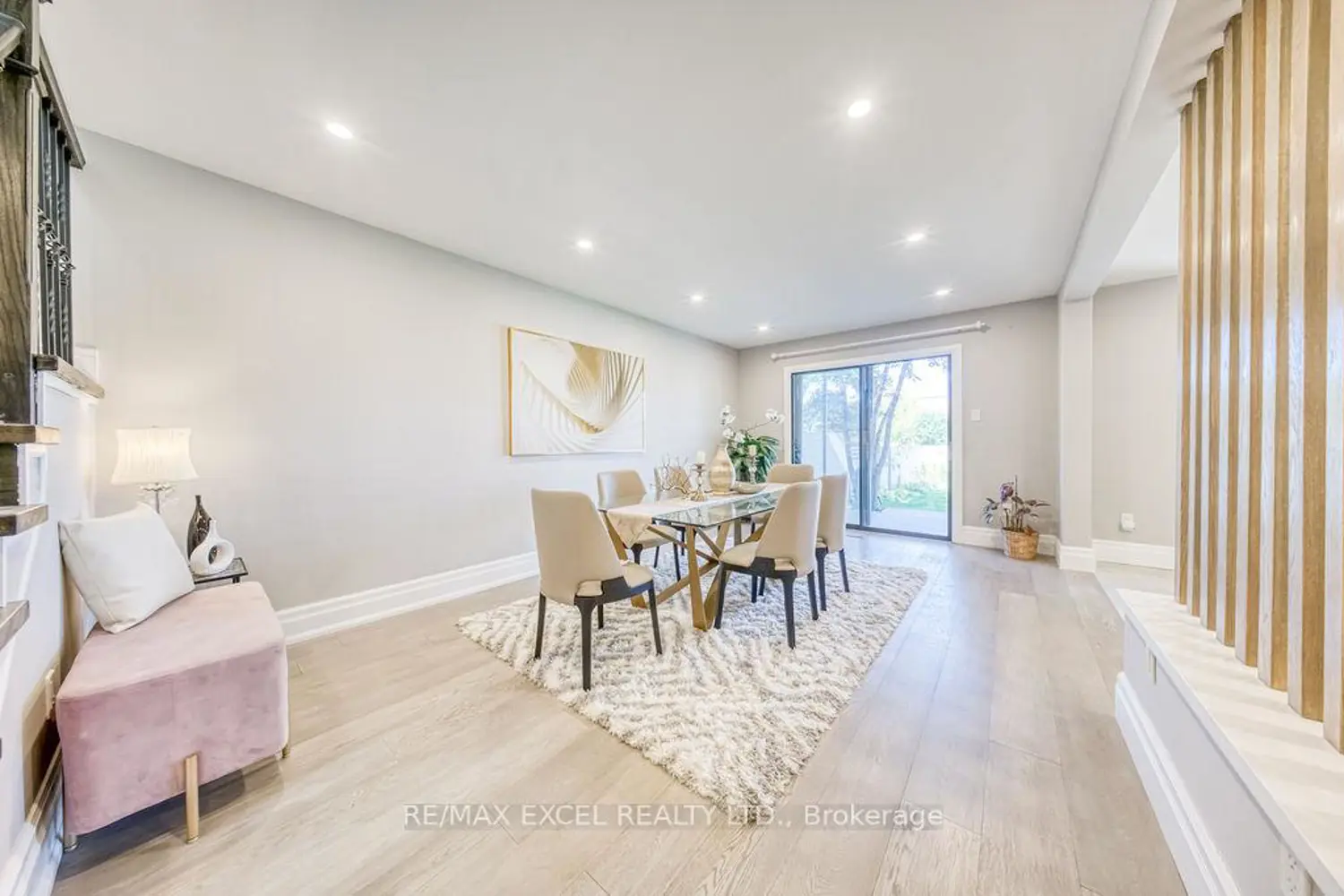 106 Upton Crescent photo 3
