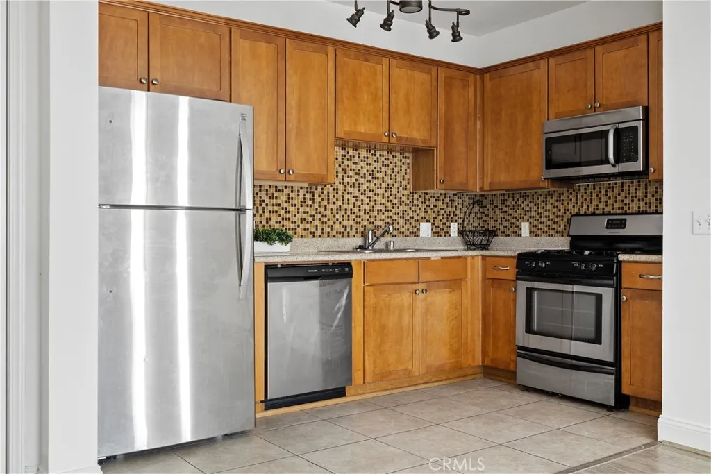 Additional image 29 of 6938 Laurel Canyon Blvd Unit 304, North Hollywood, CA 91605