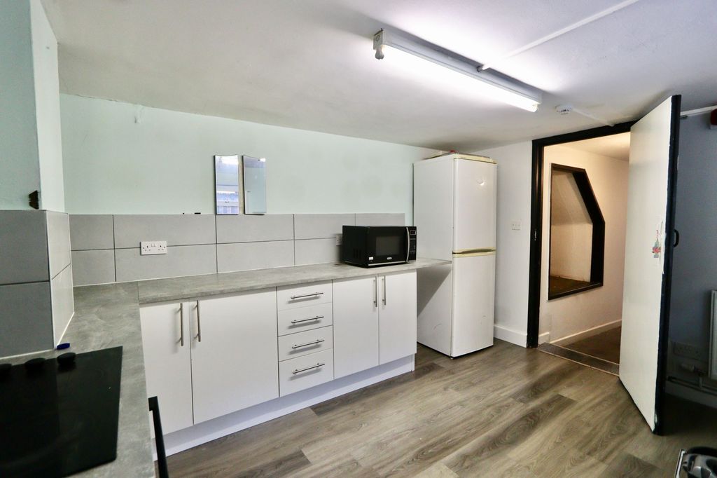 Additional image 5 of 1 bed flat to rentChepstow Road, Newport NP19