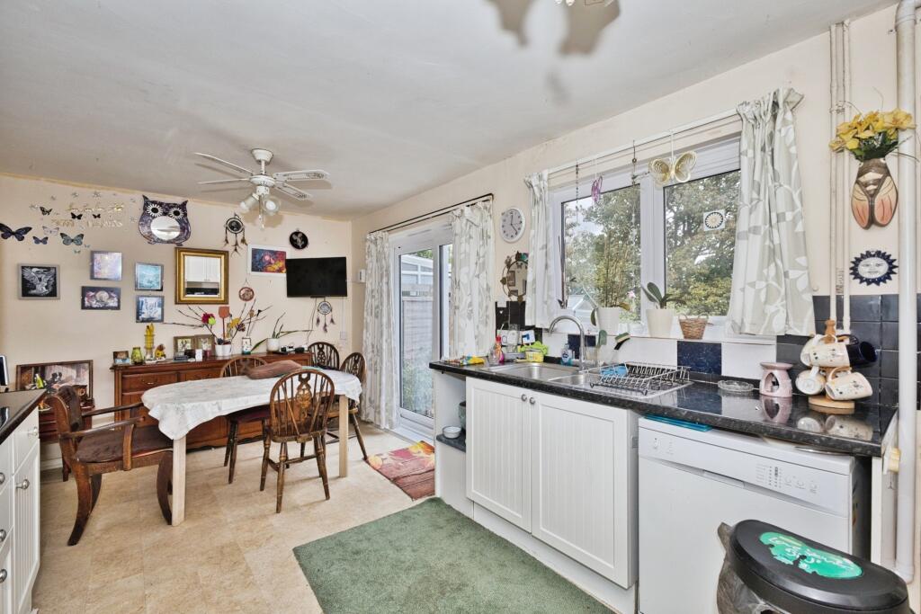 Meadow Road, Yeovil, BA21