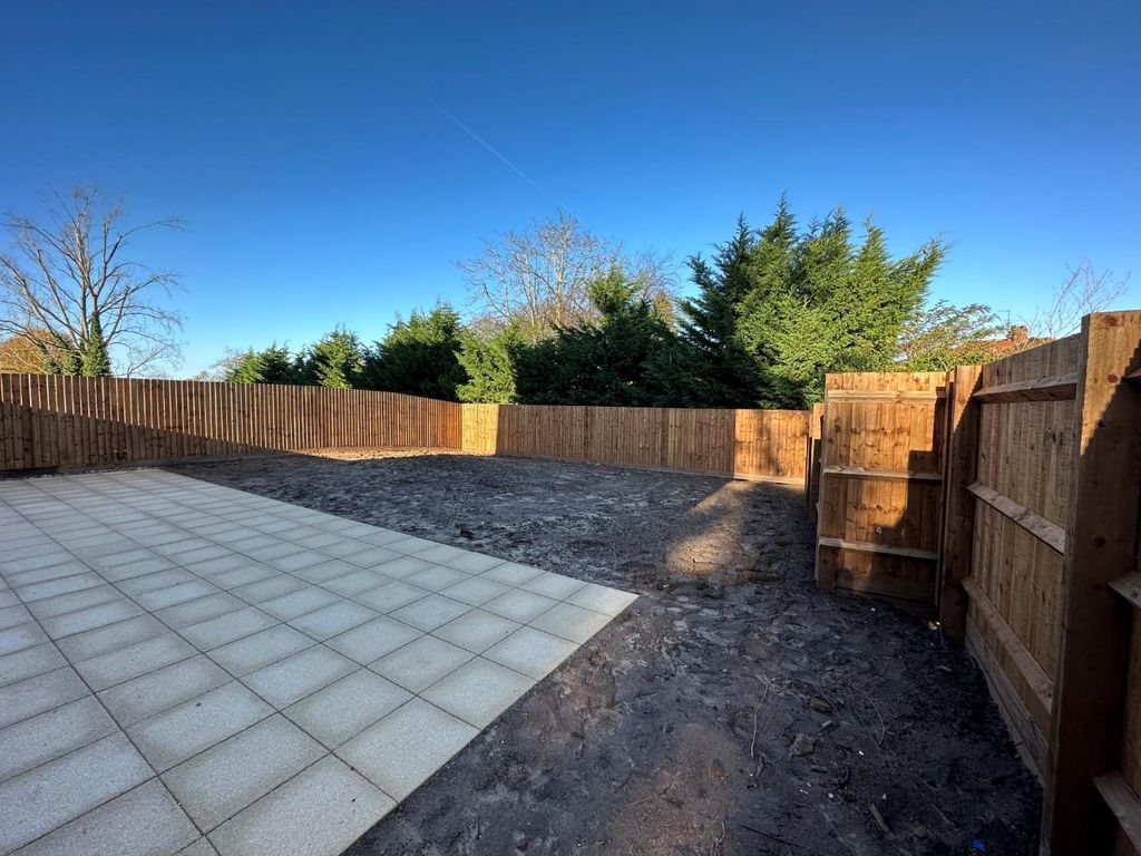 Additional image 13 of 3 bed detached house to rentHarborough Road North, Kingsthorpe, Northampton NN2