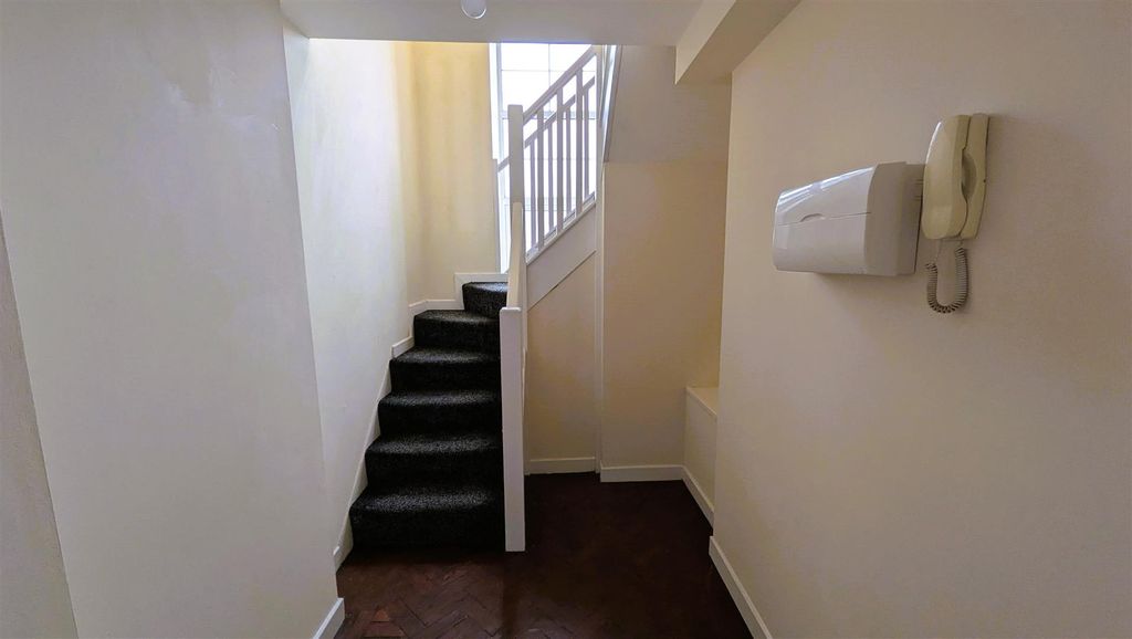 Additional image 7 of 2 bed flat to rentMeyrick Street, Pembroke Dock SA72