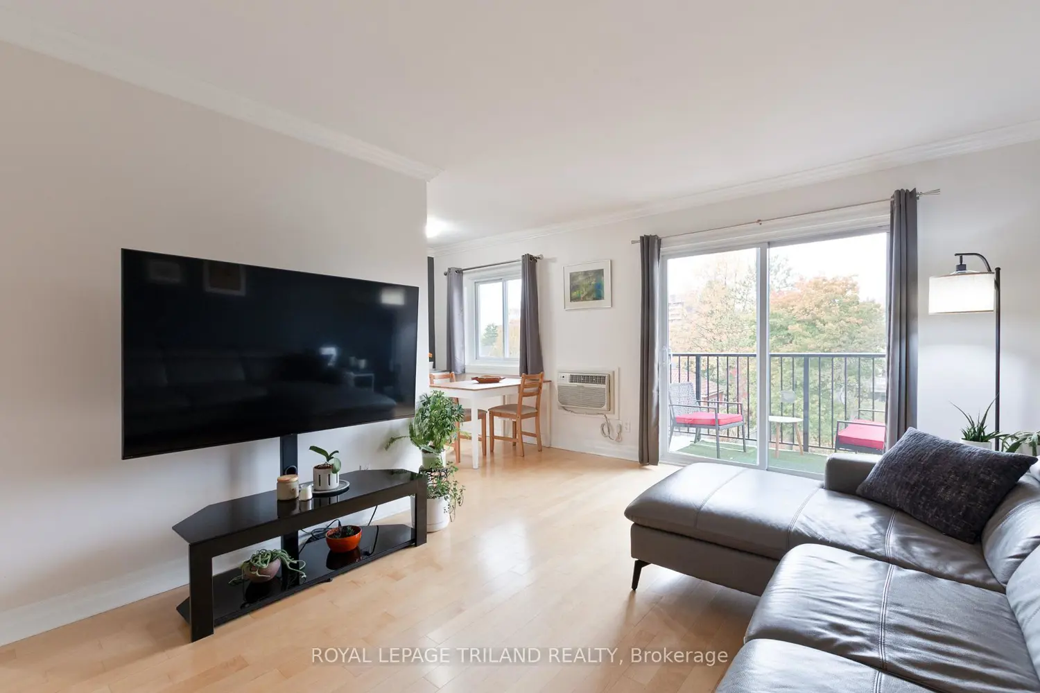 Additional image 10 of 570 William Street 404