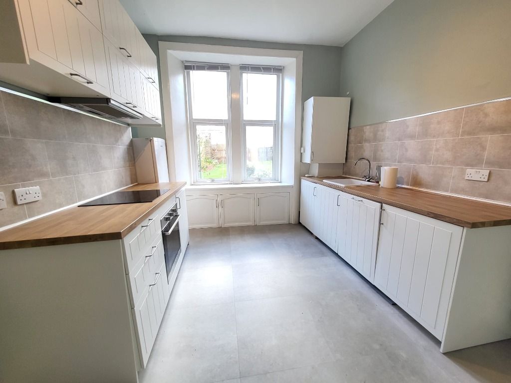 Additional image 4 of 2 bed flat to rentSouth Park Drive, Paisley, Renfrewshire PA2