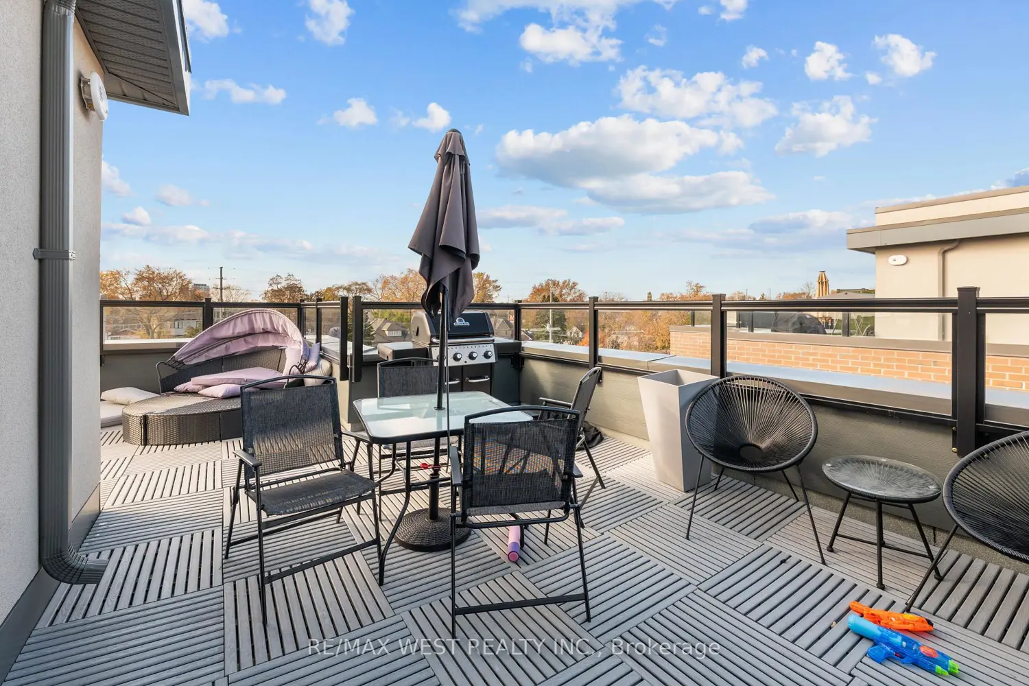 Additional image 13 of 1062 Douglas Mccurdy Common