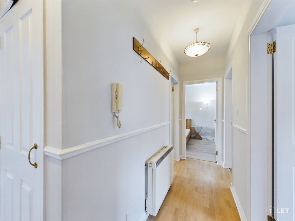 2 bed flat to rentCraigmillar Castle Loan, Craigmillar, Edinburgh EH16 photo 2