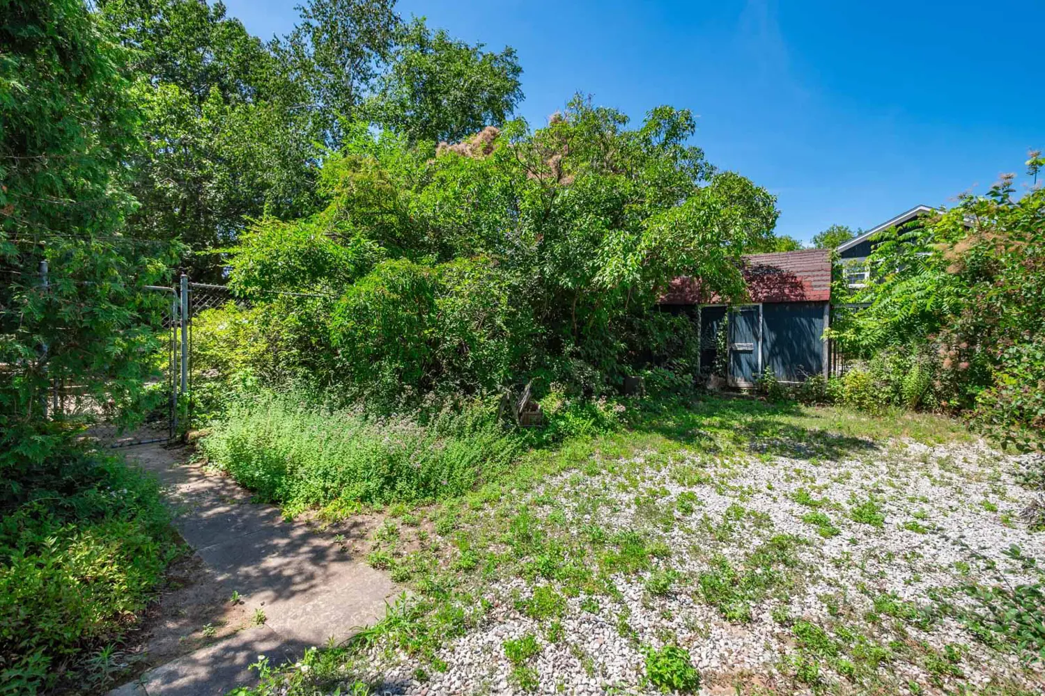 Additional image 17 of 3175 Lakeshore Road