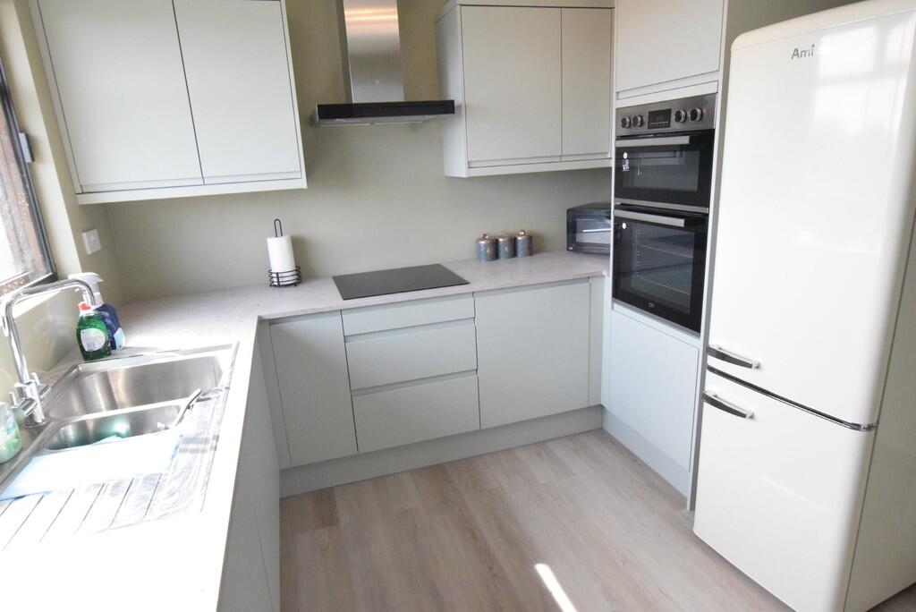 Additional image 4 of Buckingham Mansions, Bath Road