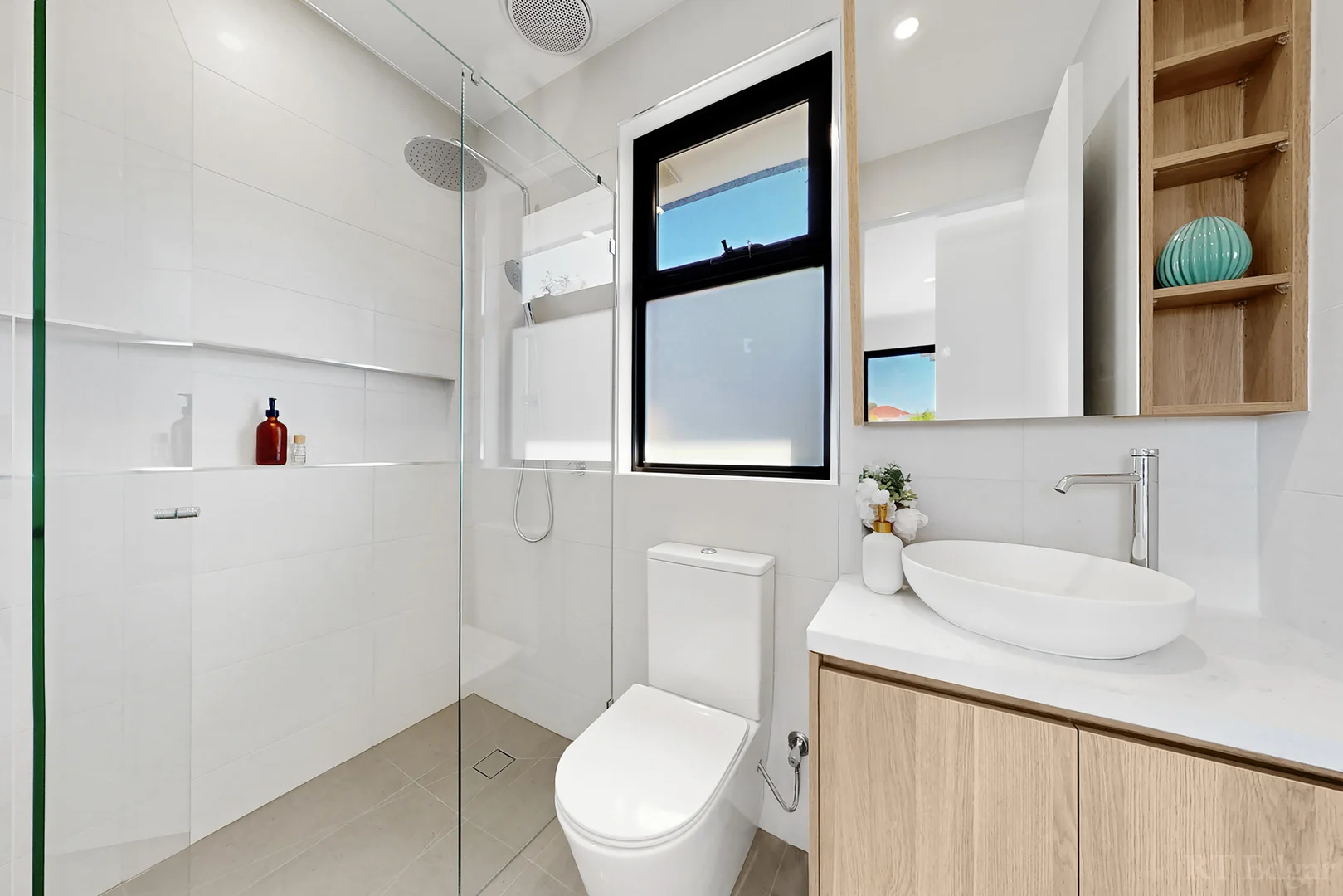 Additional image 12 of 2/39 Gillard Street, Burwood VIC 3125