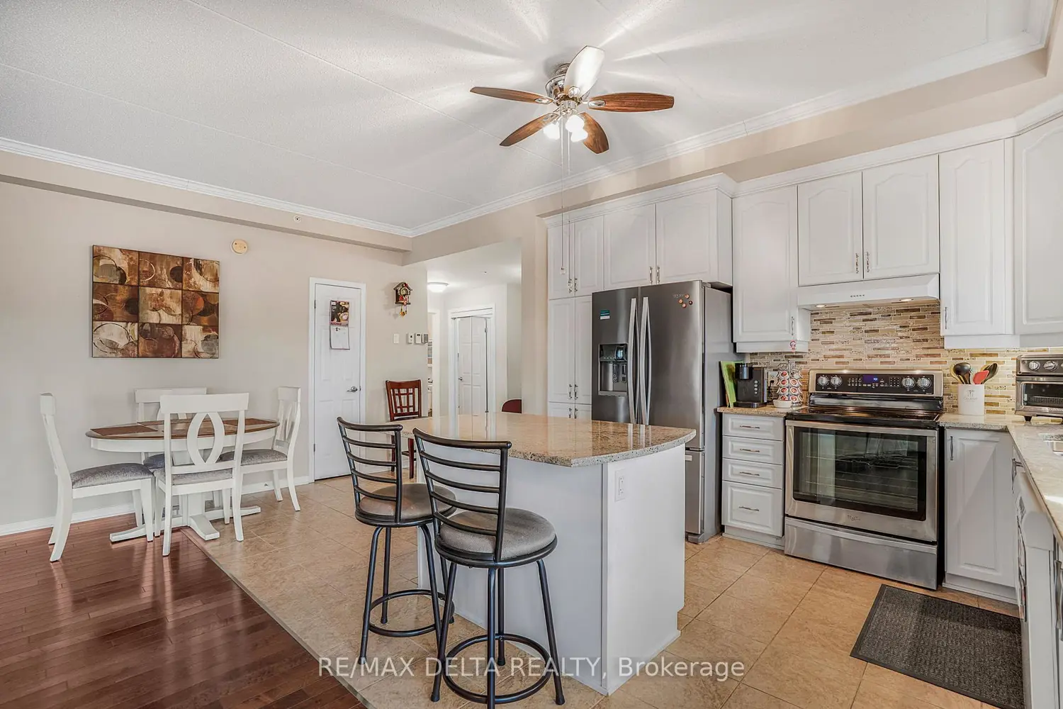 Additional image 6 of 2376 Albert Street 203