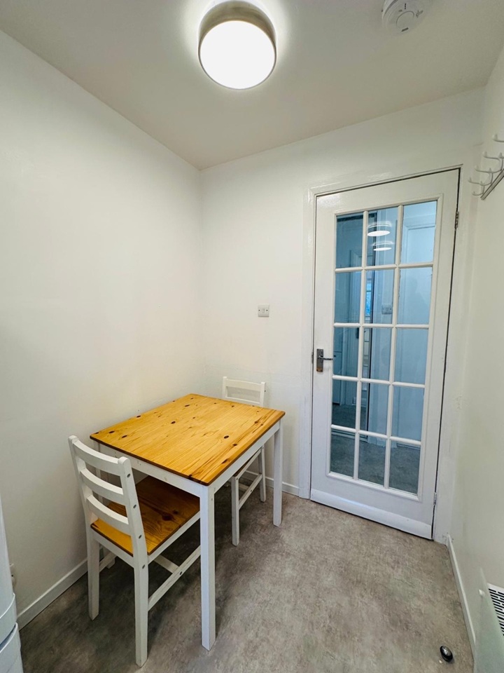 Additional image 6 of 2 Bed Flat, Murieston Place, EH11, N1 7GU