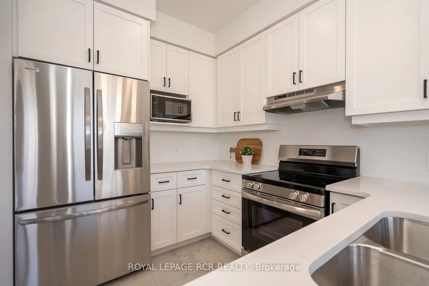 Additional image 10 of 690 Broadway Avenue 12