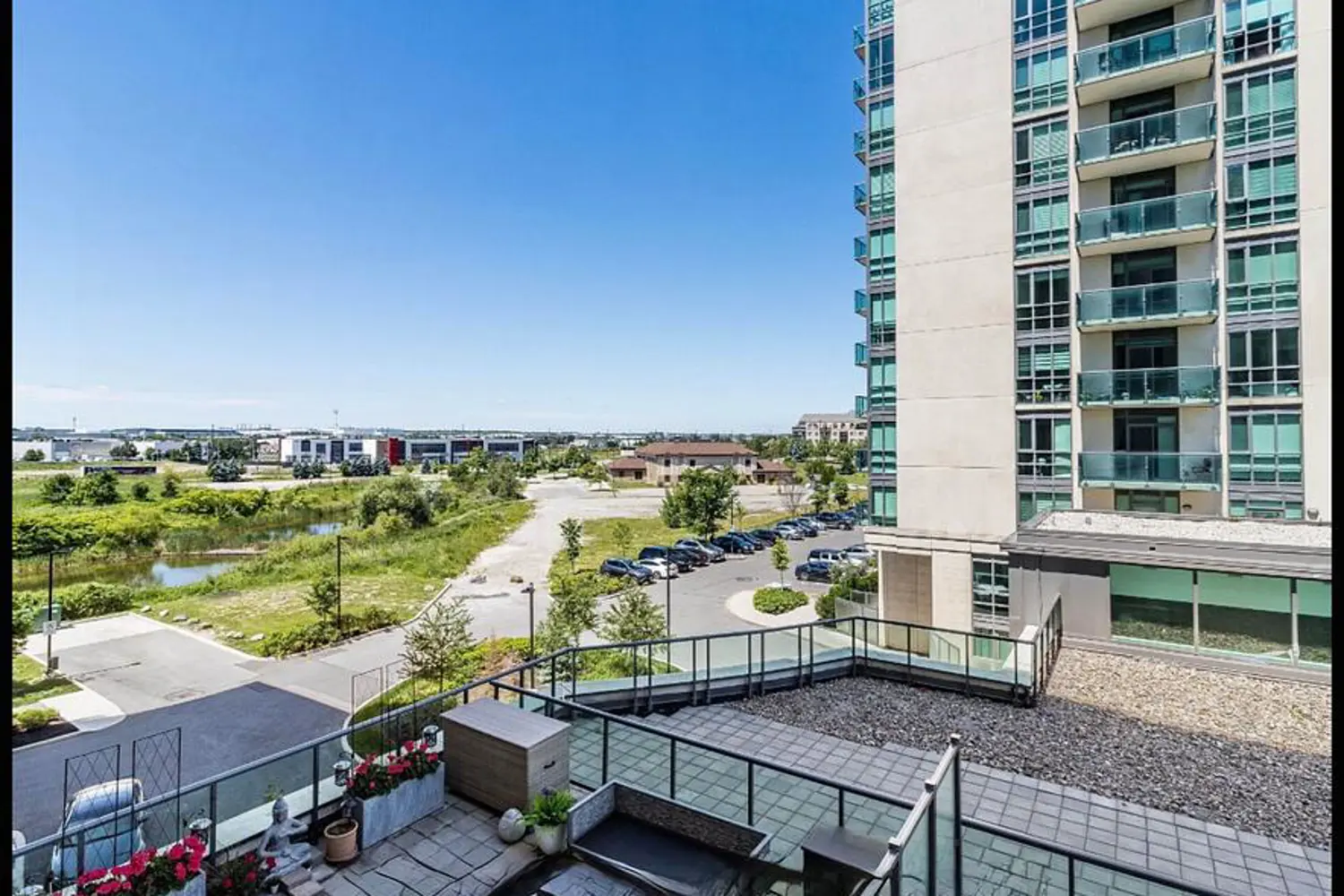 Additional image 16 of 65 Yorkdale Boulevard 308