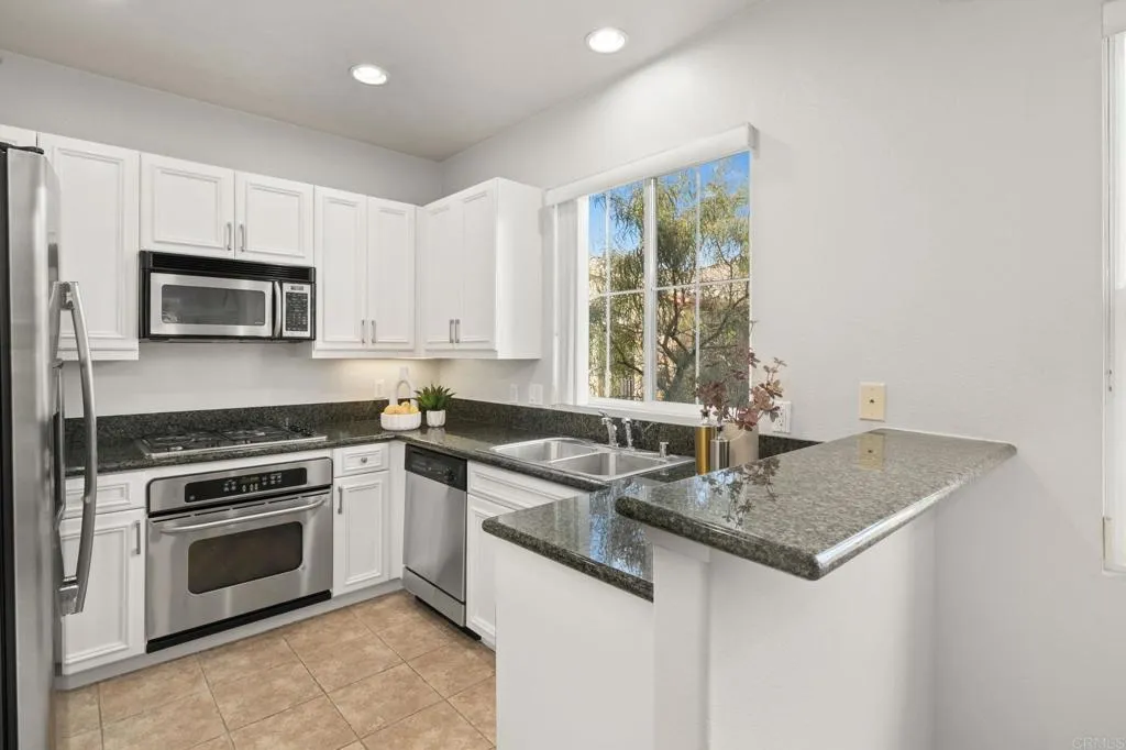 Additional image 32 of 12657 Elisa Lane Unit 200, San Diego, CA 92128