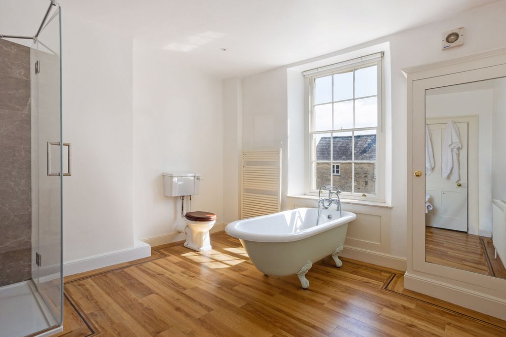 Additional image 25 of 6 bed detached house to rentCirencester, Gloucestershire GL7