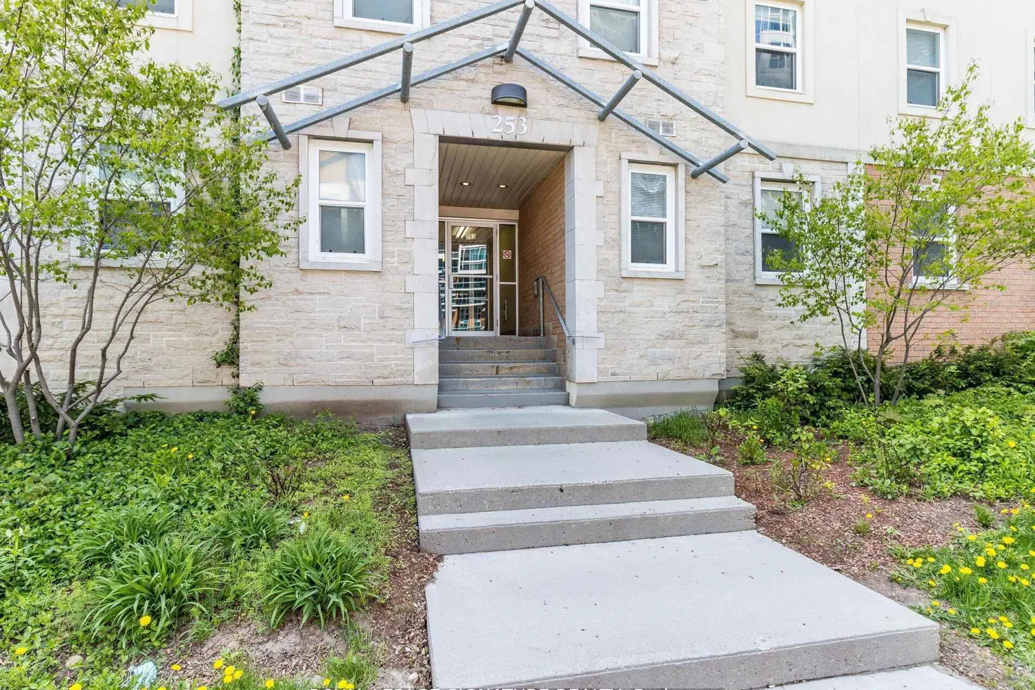 Additional image 3 of 253 Lester Street 101