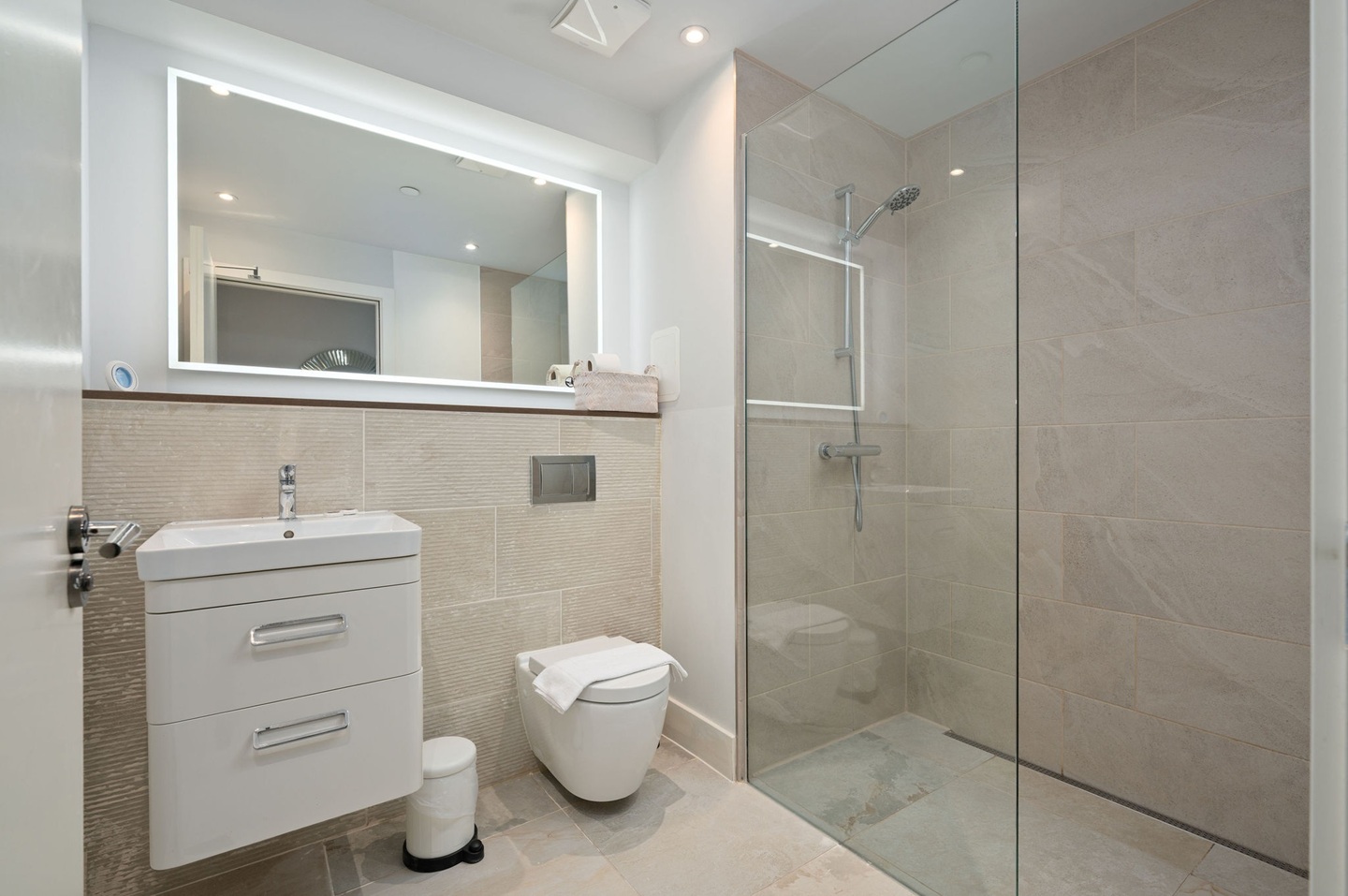 Additional image 2 of Studio Flat, Saint Vincent Place, EH3, N1 7GU