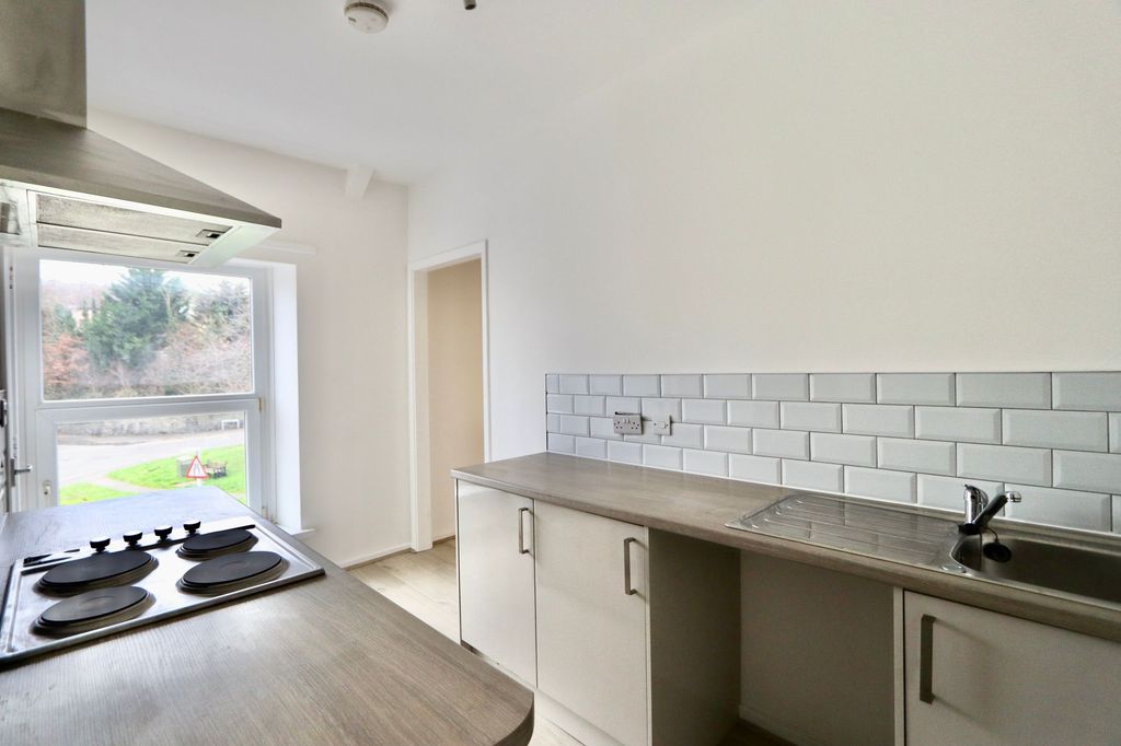 Additional image 2 of 1 bed flat to rentFlat 4, 50 High Street, Fleur-De-Lis, Blackwood NP12