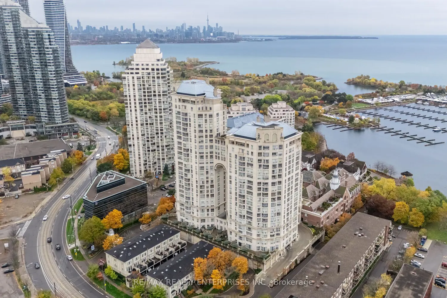 2285 Lake Shore Boulevard 304