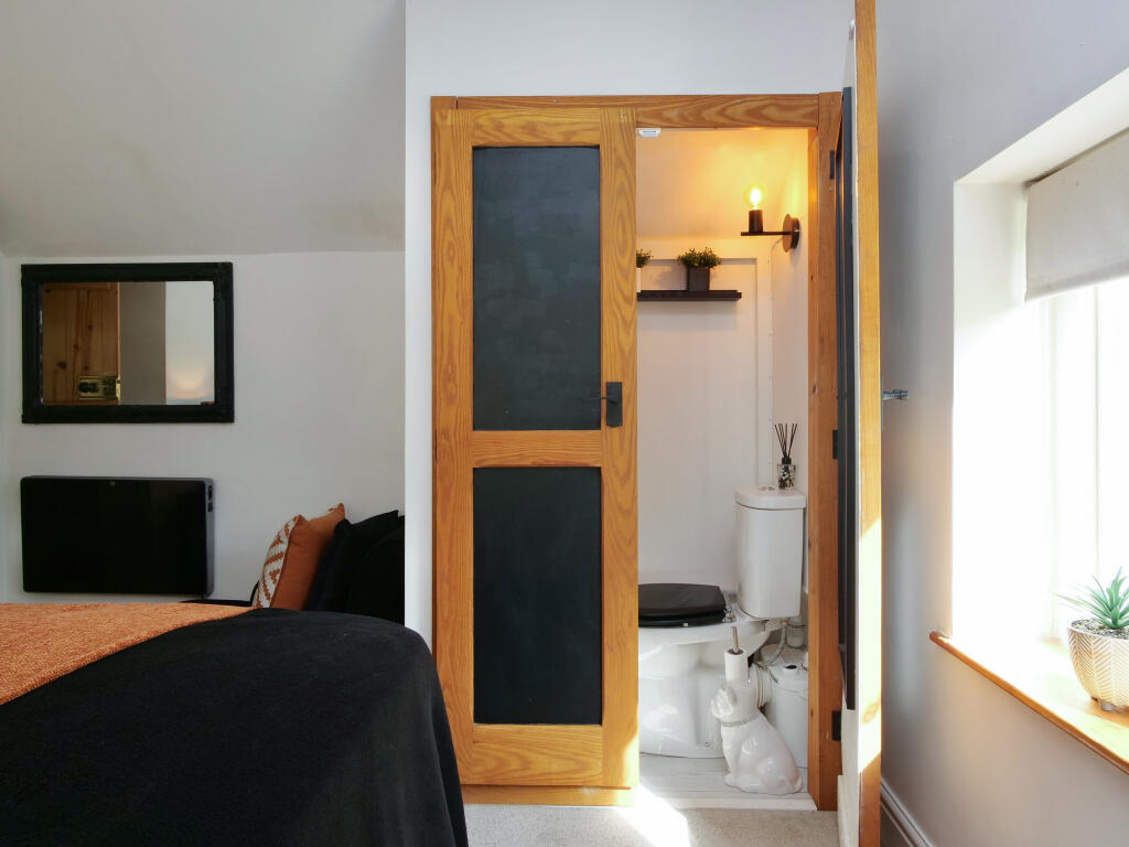 Additional image 9 of Stow Cottage, Henstridge