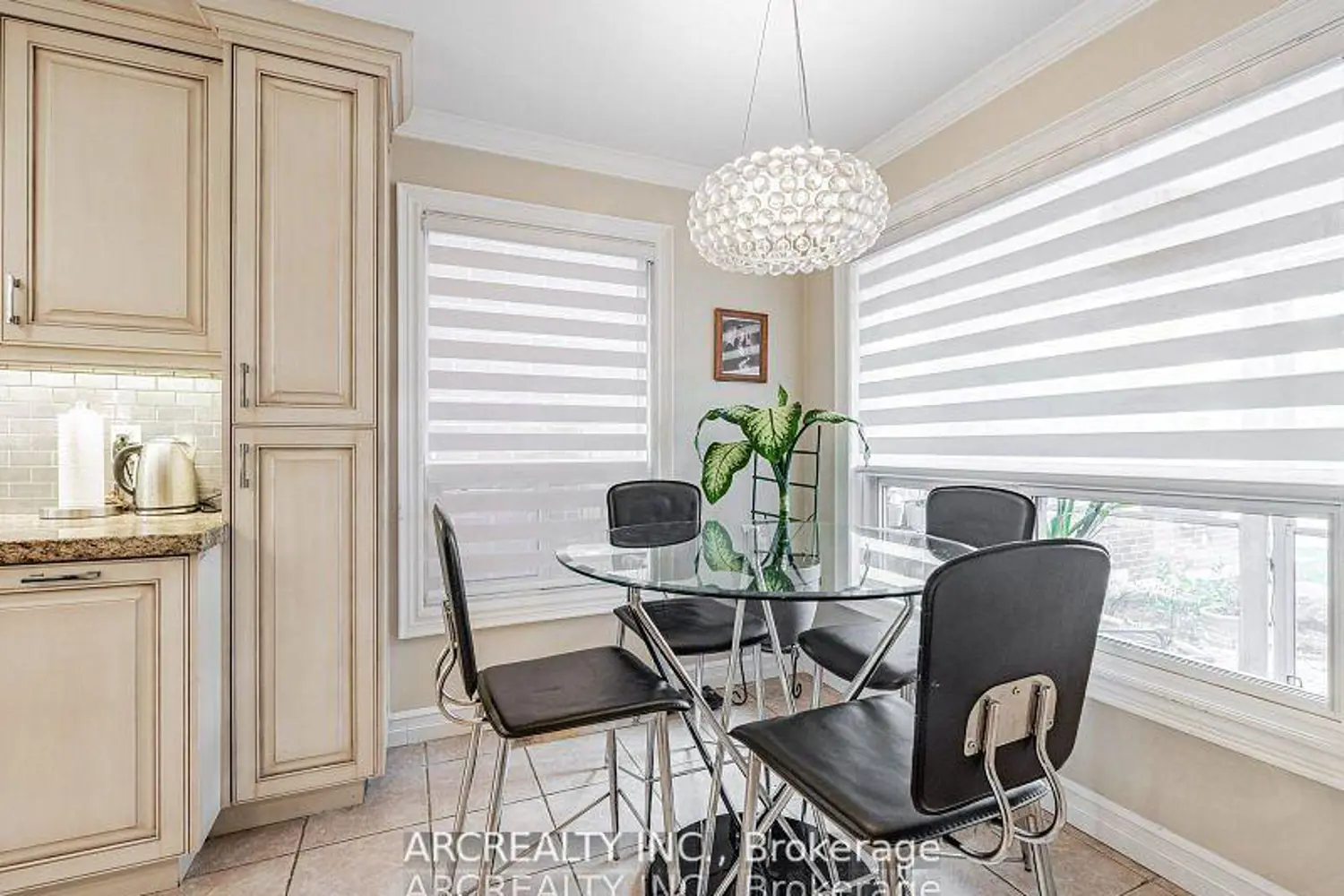 Additional image 7 of 49 White Boulevard