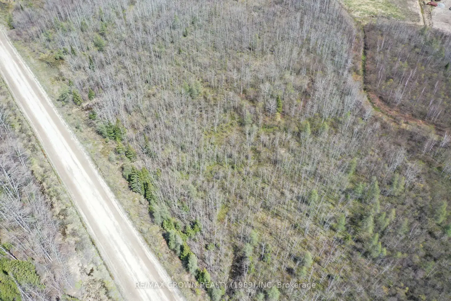 Additional image 16 of 73 Clear Lake North Road