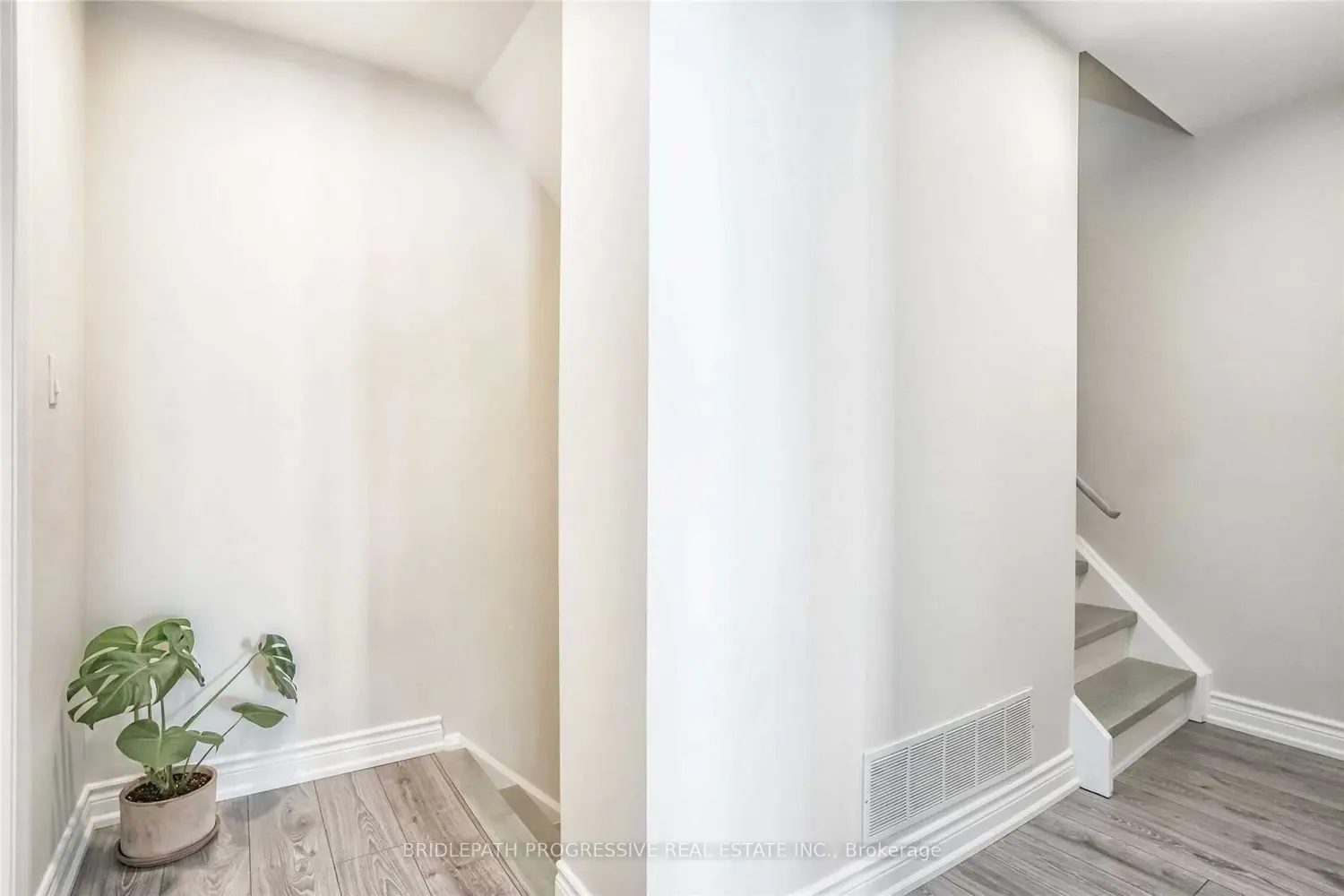 Additional image 7 of 151 Townsgate Drive 82