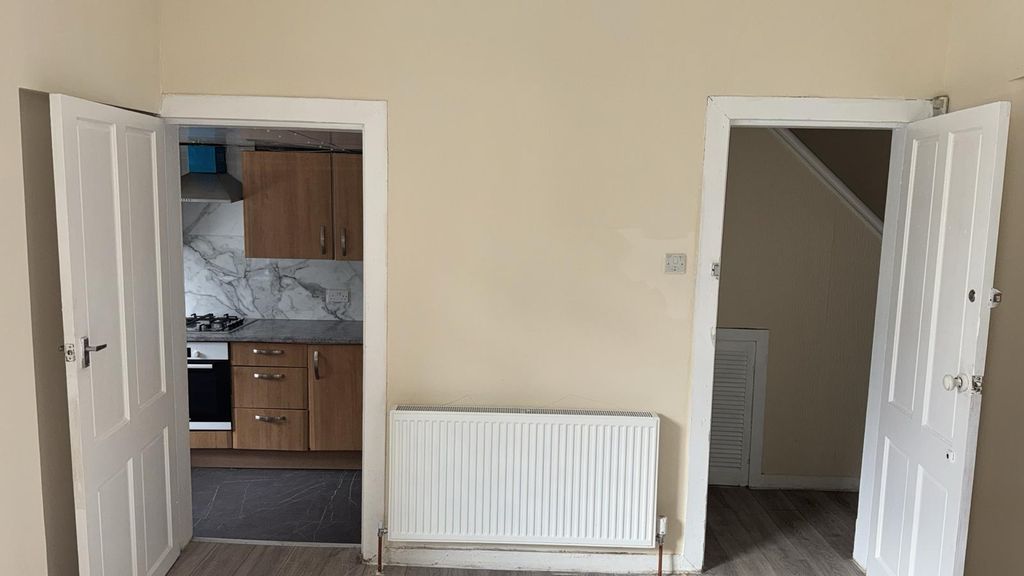 Additional image 2 of 1 bed terraced house to rentMcgregor Street, Glasgow G51