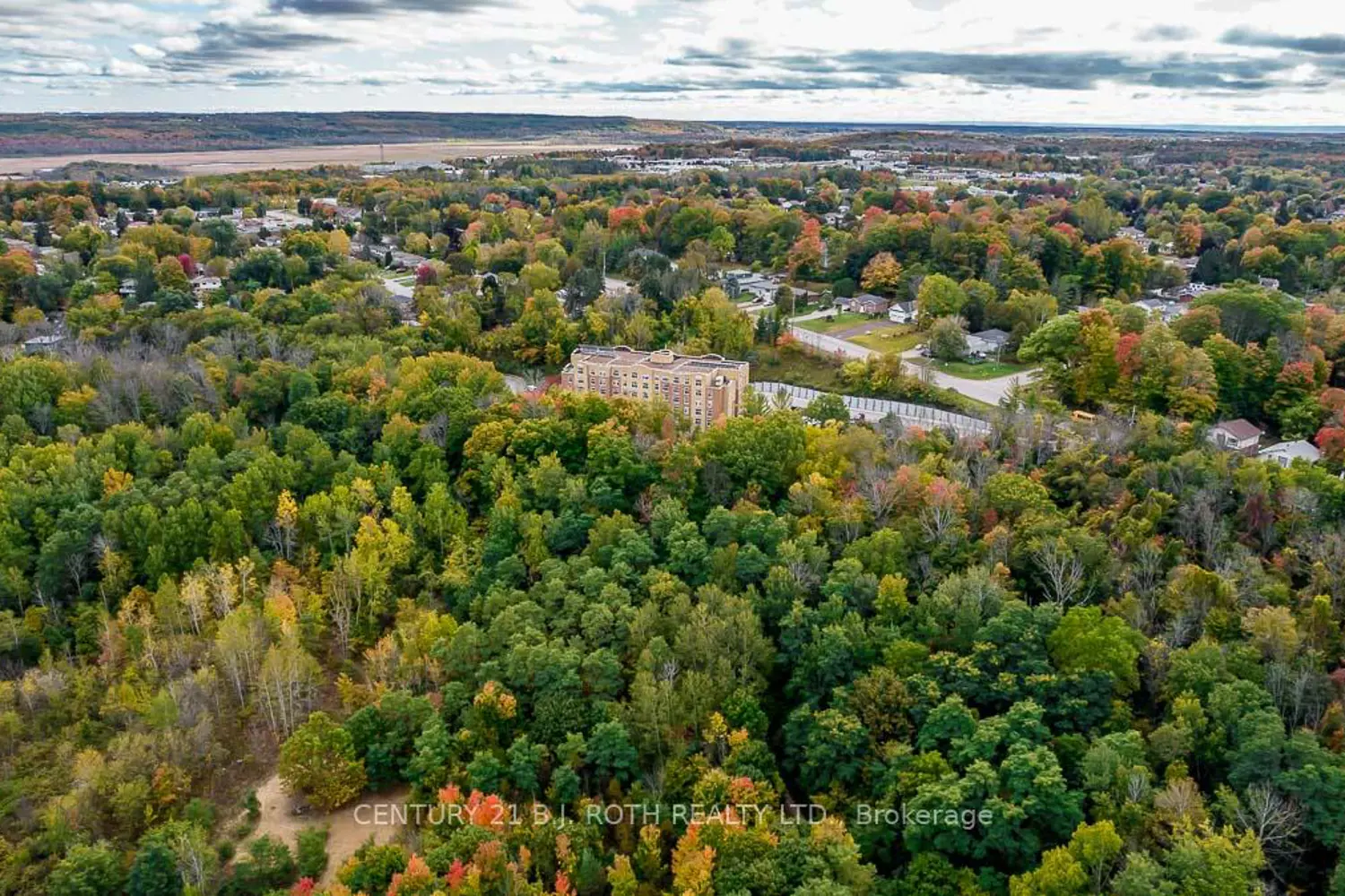 Additional image 15 of 548 Taylor Drive