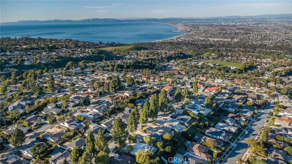 26700 Indian Peak Rd, Rancho Palos Verdes, CA 90275