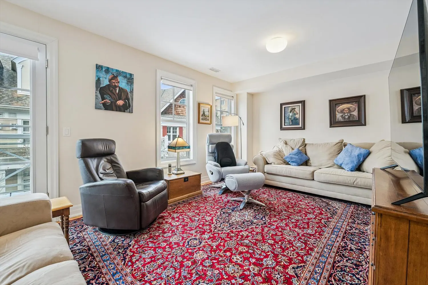 Additional image 13 of 2369 Ontario Street 26