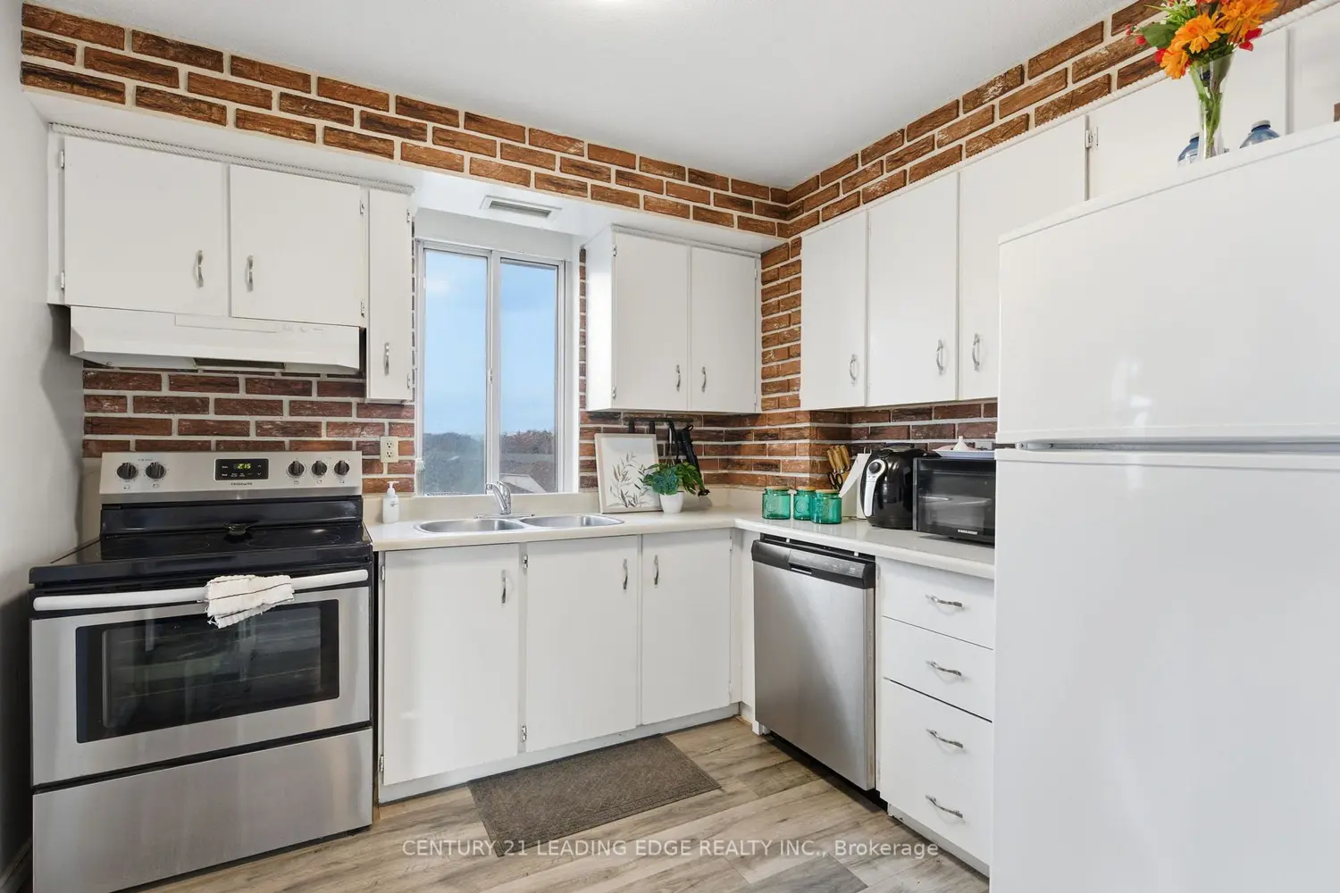 Additional image 9 of 301 Frances Avenue 407