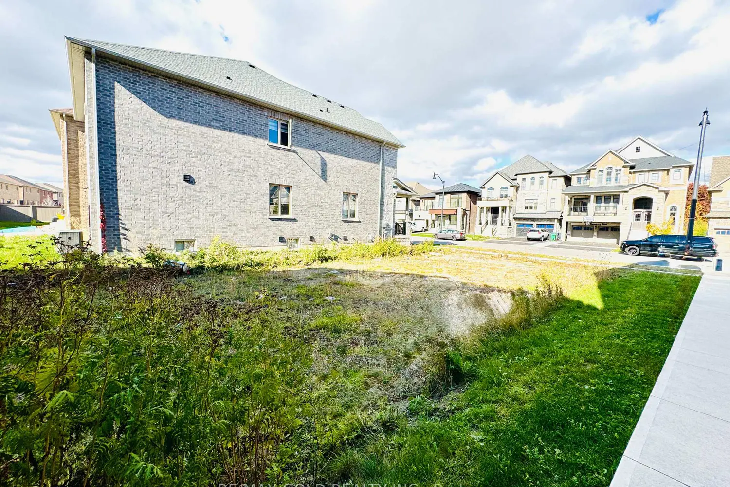 Additional image 9 of 180 Thornbush Boulevard