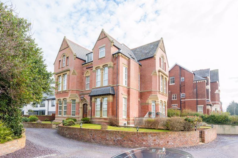 2 bed flat to rentOpen Golf 2026 - Lulworth Road, Birkdale PR8
