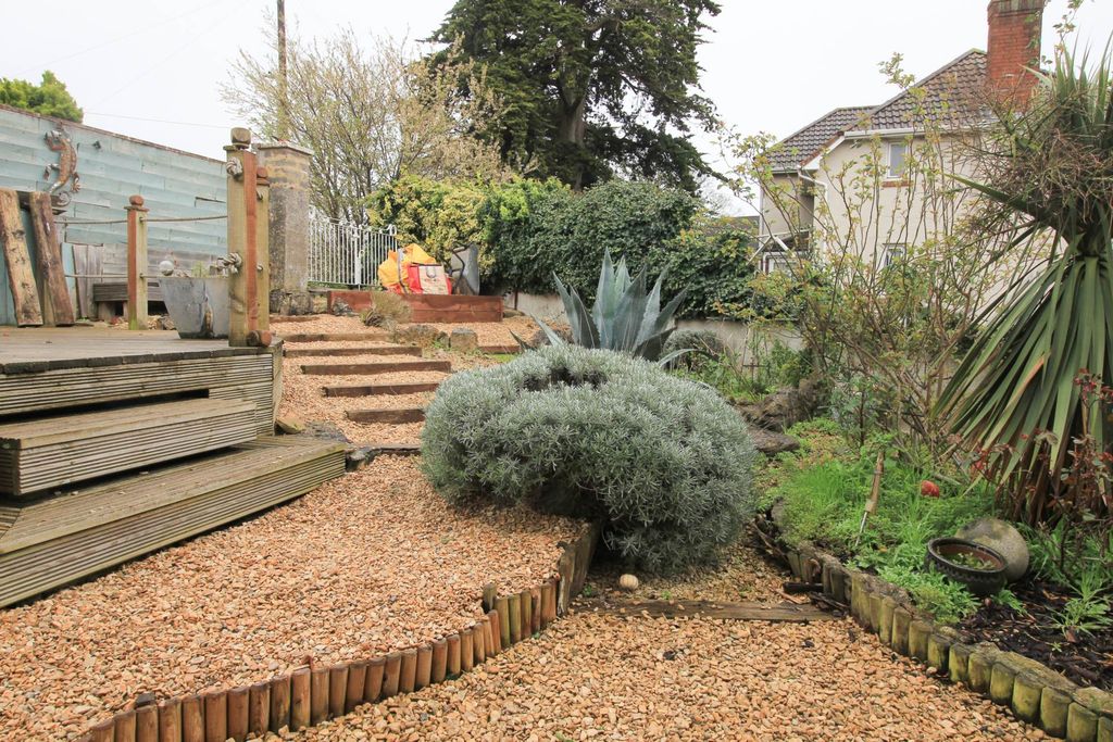 3 bed flat to rentSpring Hill, Weston-Super-Mare BS22 photo 5