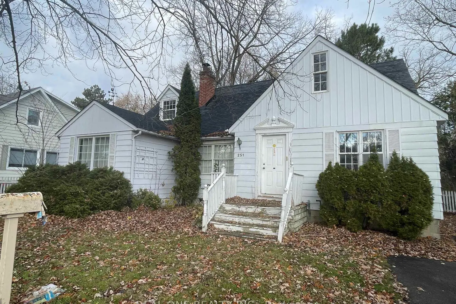 251 Richmond Street photo 2
