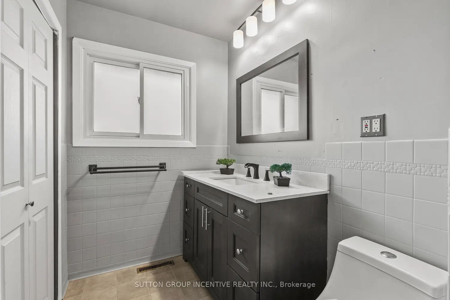 Additional image 12 of 2 Hendershot Avenue